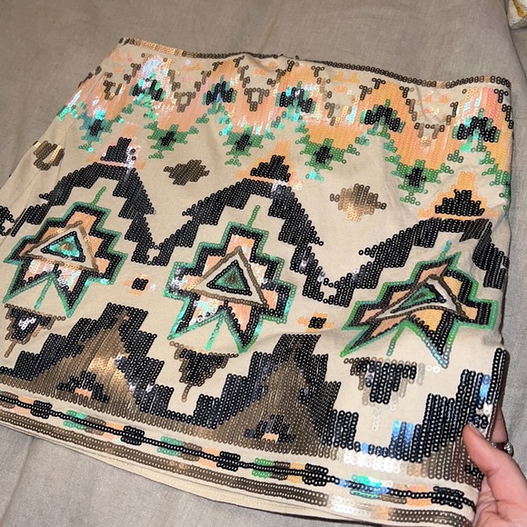 Express Skirt - Picture 2 of 3